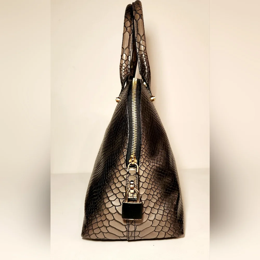 NWT! Henri bendel Premium Luxe Line snakeprint leather dome Satchel bag - Picture 4 of 9